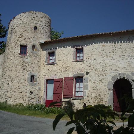 Bed and Breakfast La Tour Des Laudes Breuil-Barret Exterior foto