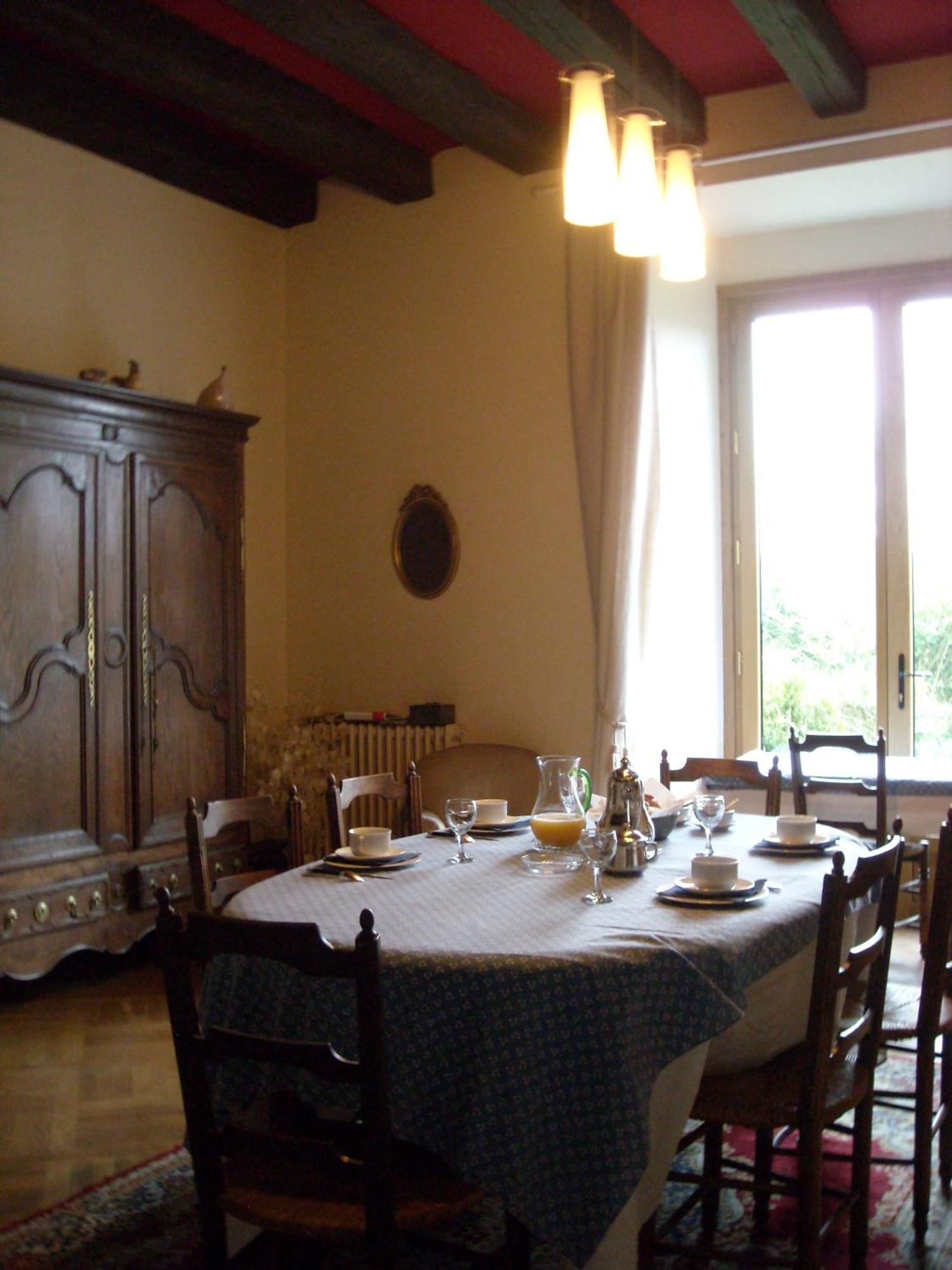 Bed and Breakfast La Tour Des Laudes Breuil-Barret Exterior foto