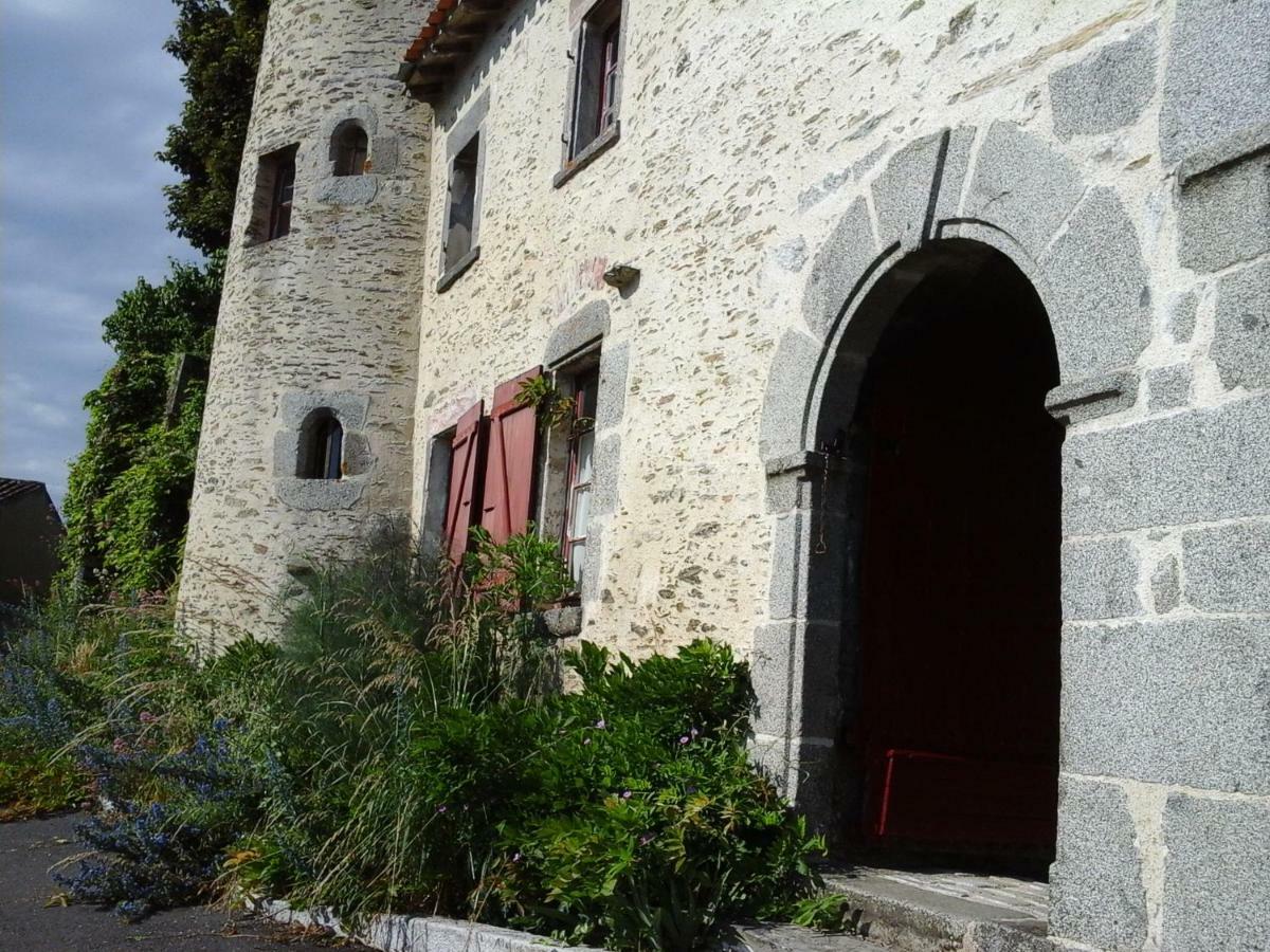 Bed and Breakfast La Tour Des Laudes Breuil-Barret Exterior foto